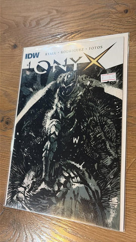 Onyx #1 - IDW Comics -  2015 - Sub Cover (Ref. Box A2)