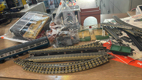 Hornby 00 JOBLOT - Crossing, Bridge, Tracks, Train