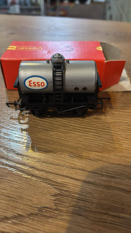 Hornby R.108 Esso Tank Wagon