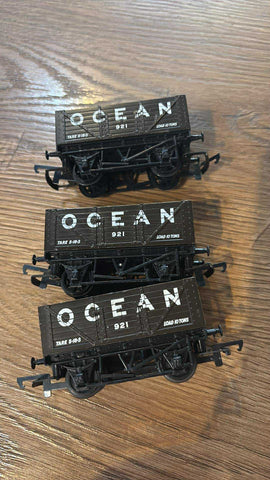 Hornby Railways OO  3 x Ocean WAGONS