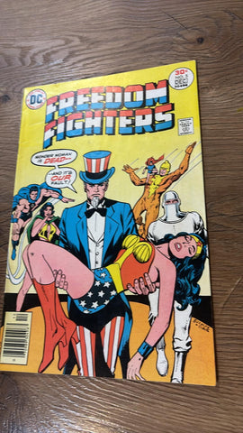 Freedom Fighters #5 - DC Comics - 1977