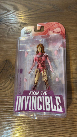 Invincible Atom Eve Skybound Action Figure Collectibles - Bloody Variant - Mcfarlane Toys