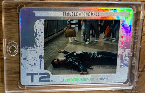 "Trouble At The Mall" - 2003 Artbox Terminator 2 FilmCardz CE05