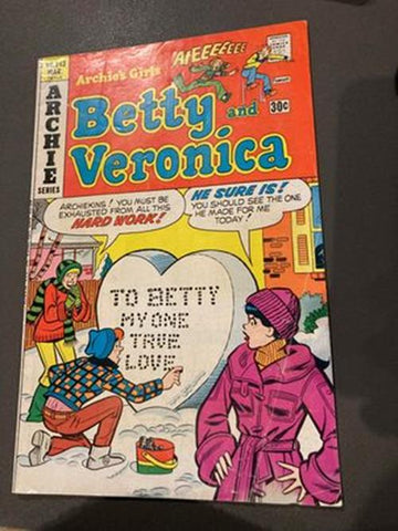 Betty and Veronica #243 - Archie Comics - 1976